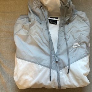 Men’s Nike white and grey windbreaker
